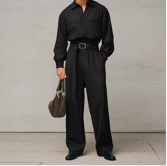 Combi Chic – Combinaison élégante et polyvalente pour femme. Coupe flatteuse, design intemporel et confort absolu, idéale du bureau à la soirée.