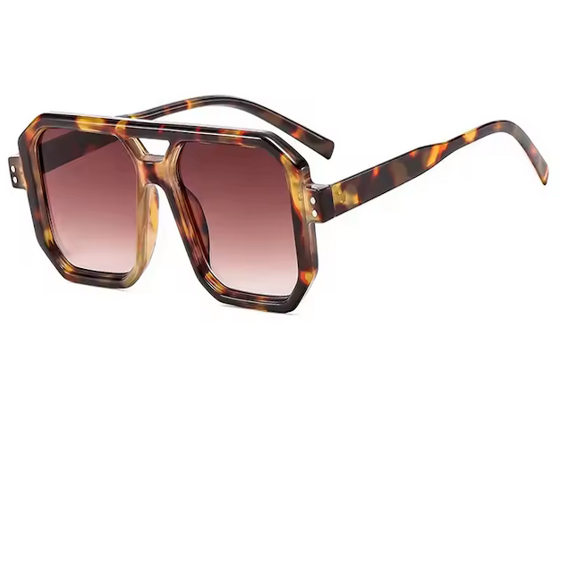 Lunette Punky – Lunettes de soleil carrées au style rebelle et moderne. Verres fumés avec protection UV pour un look audacieux et tendance.