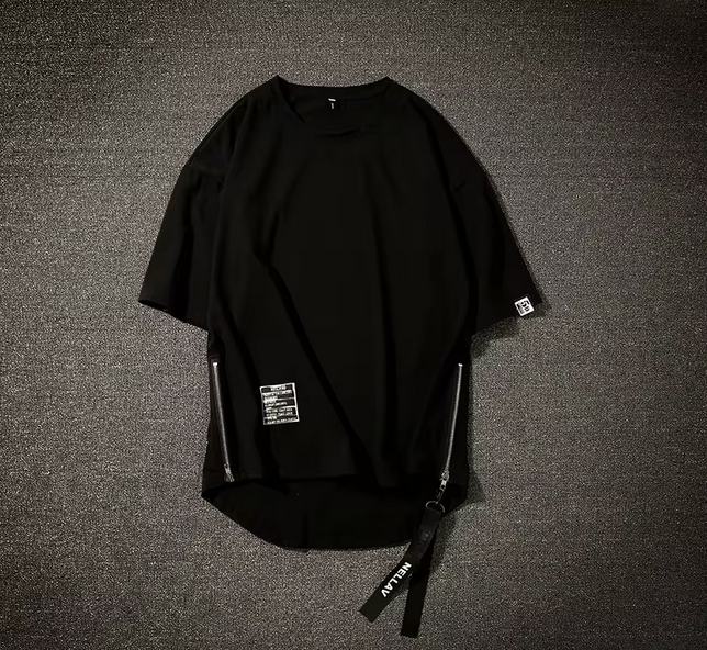 Découvrez le T-shirt Over, t-shirt oversize avec zip latéral au style urbain. Basique revisité, coupe ample décontractée, attitude 100% urbaine. Disponible en noir et blanc. Livraison rapide.